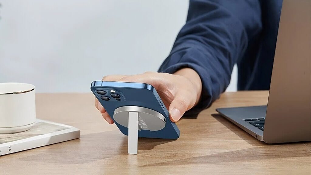 ESR HaloLock Kickstand Wireless Charger